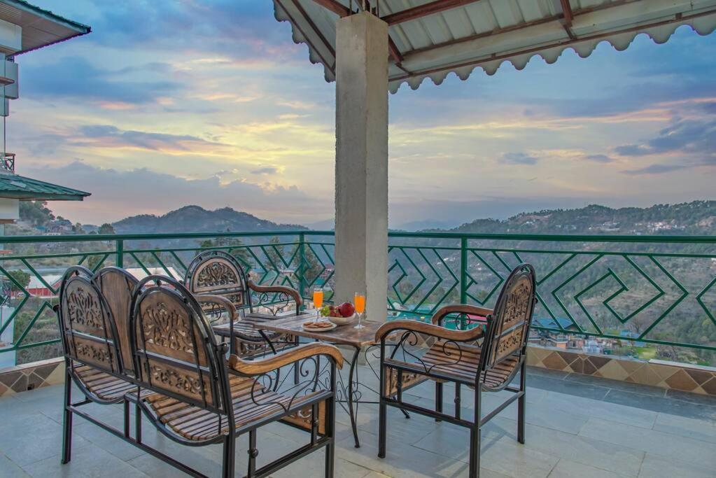 Fairview Wayside Villa Kasauli Exterior photo